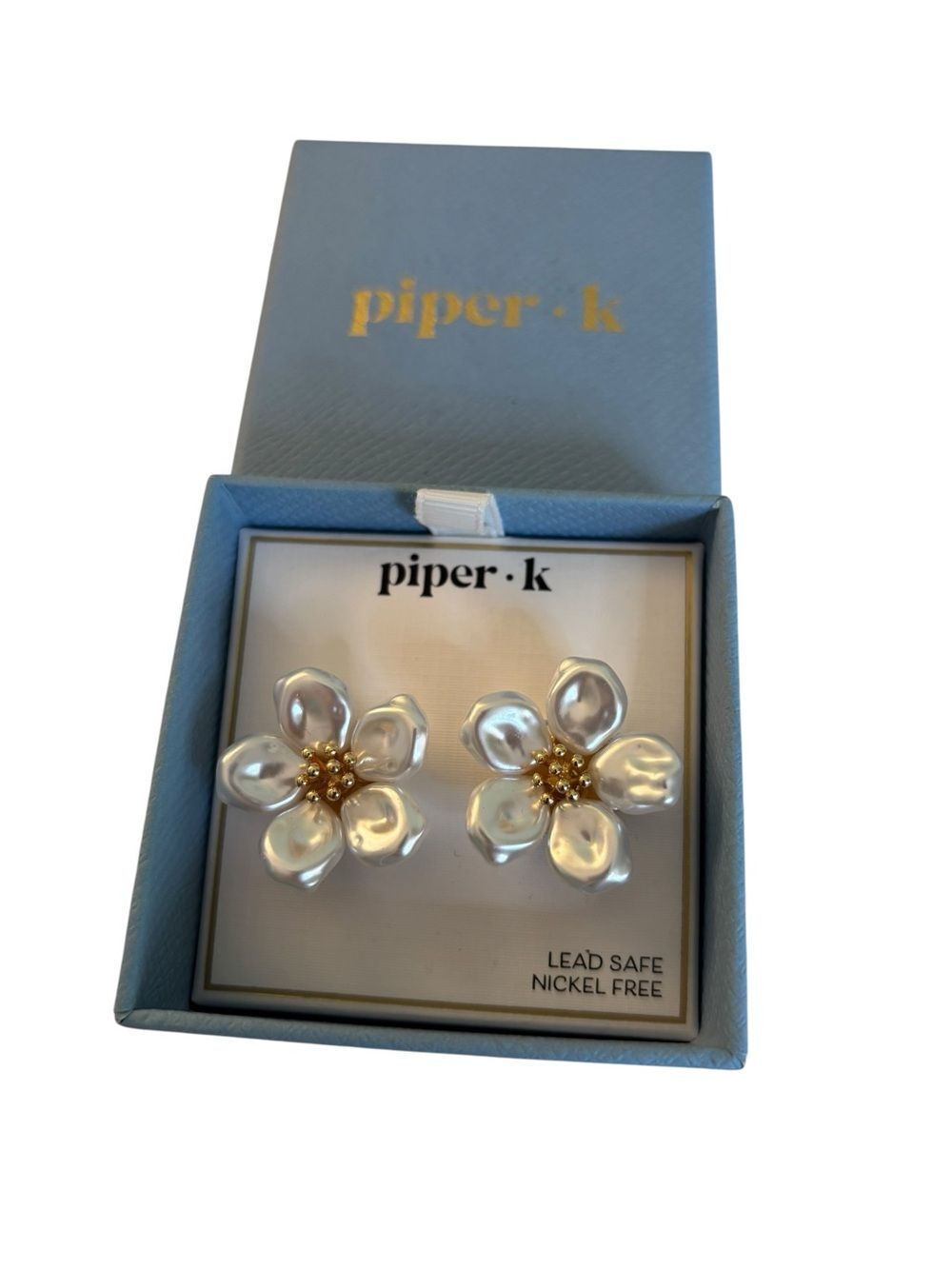 Piper•K Flower Stud Iridescent Earrings w/Gold Tone Beaded Center. - Picture 5 of 6